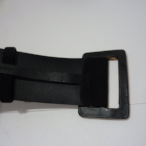 CHANEL BLACK LEATHER WOMEN\'S WIDE BELT SIZE 36 (but measures as 33) main image 6